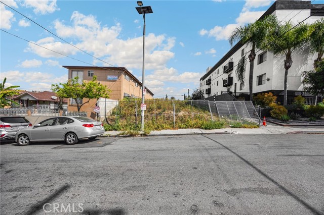 Detail Gallery Image 3 of 17 For 2113 W Court, Los Angeles,  CA 90026 - – Beds | – Baths