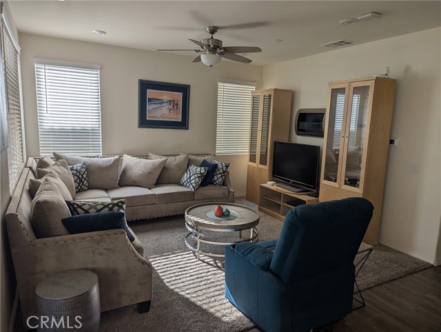 Detail Gallery Image 7 of 20 For 8667 Autumn Path St, Chino,  CA 91708 - 4 Beds | 3/1 Baths