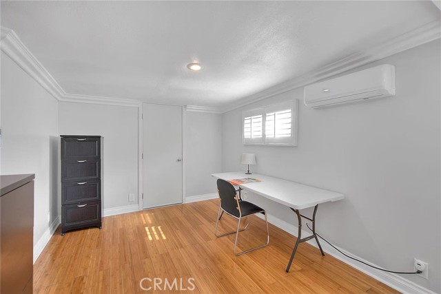 6442 Raymond Avenue, Long Beach CA: https://media.crmls.org/medias/a9d60fbe-7e80-4fec-896f-c33178542604.jpg