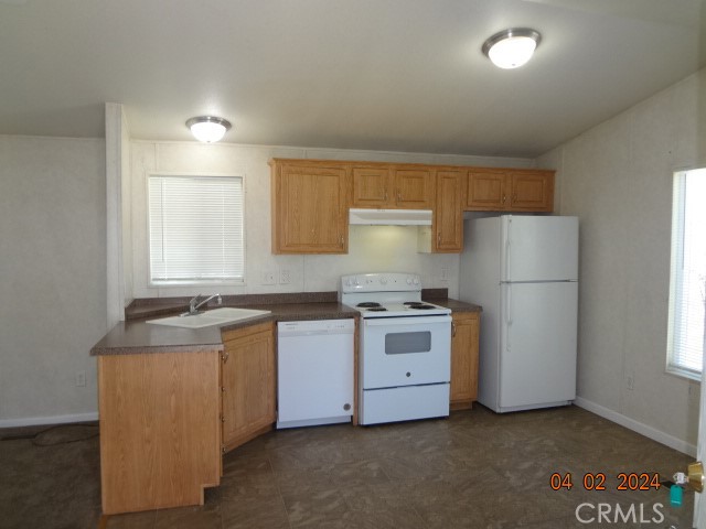 Detail Gallery Image 4 of 19 For 15687 38th Ave, Clearlake,  CA 95422 - 2 Beds | 1 Baths