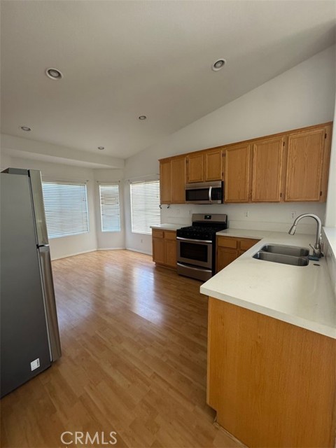 Detail Gallery Image 3 of 10 For 492 Autumn Way, Banning,  CA 92220 - 3 Beds | 2 Baths