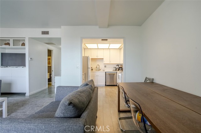 Detail Gallery Image 12 of 29 For 321 S San Vicente Bld #505,  Los Angeles,  CA 90048 - 1 Beds | 2 Baths