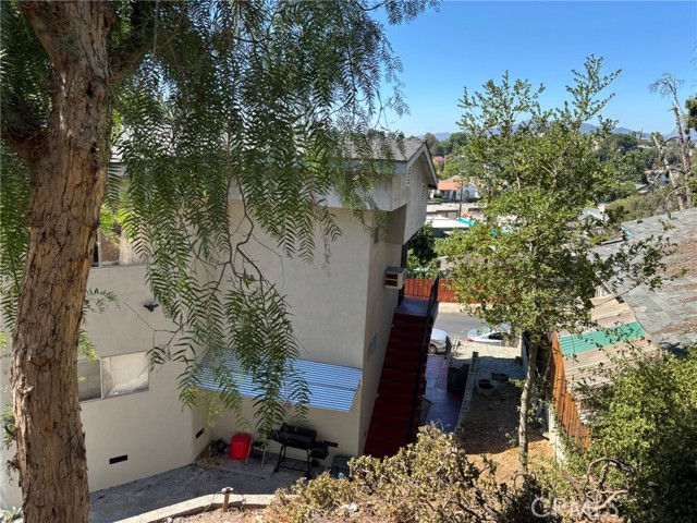 Detail Gallery Image 4 of 22 For 5020 Aldama, Los Angeles,  CA 90042 - 5 Beds | 2 Baths