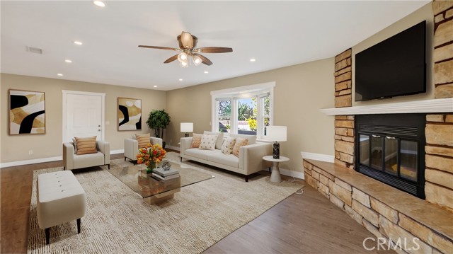 Image 6 of 62 For 14934 Lofthill