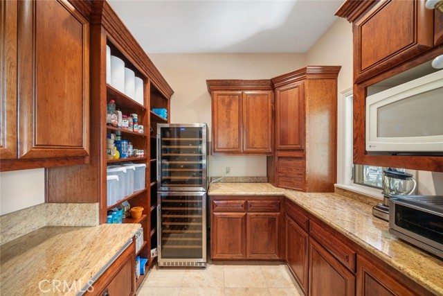 1150 Grassy Hollow Way, Paso Robles CA: https://media.crmls.org/medias/a9d82001-f7c7-4ae3-b4a5-148c88b13a3e.jpg
