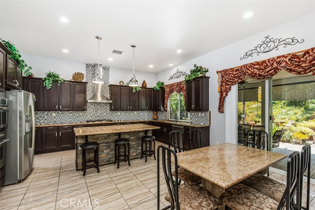 Detail Gallery Image 10 of 31 For 35982 Murano St, Murrieta,  CA 92562 - 4 Beds | 3/1 Baths