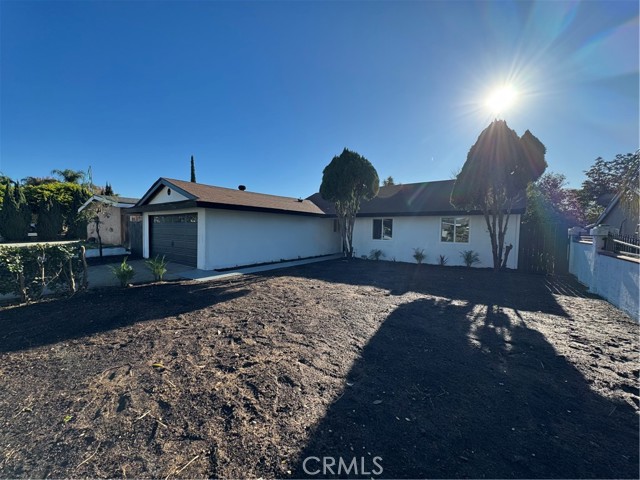 Detail Gallery Image 3 of 11 For 13136 Harlow, Corona,  CA 92879 - 4 Beds | 2 Baths