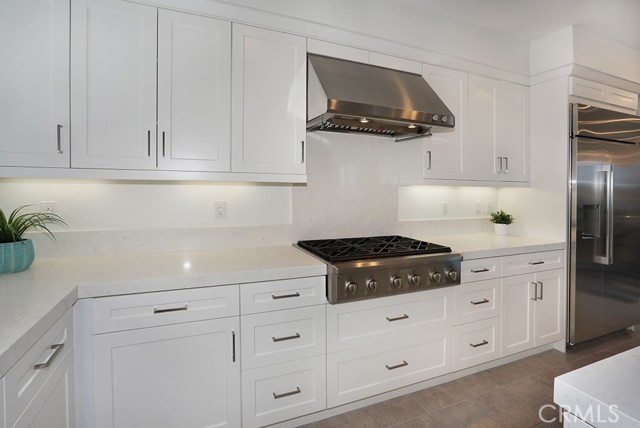 99 Waypoint, Tustin CA: https://media.crmls.org/medias/a9d9d282-93e5-4439-aec5-a7454834a453.jpg