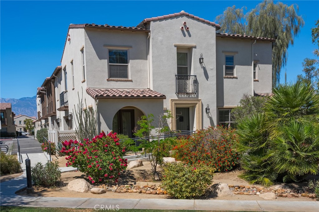 238 Paseo Gregario
