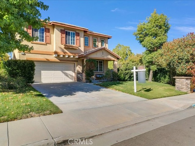 Detail Gallery Image 4 of 42 For 31330 Hidden Lake Rd, Murrieta,  CA 92563 - 3 Beds | 2/1 Baths