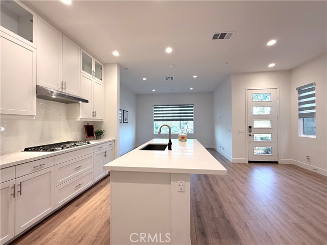 Detail Gallery Image 10 of 67 For 273 Novel, Irvine,  CA 92618 - 4 Beds | 3/1 Baths