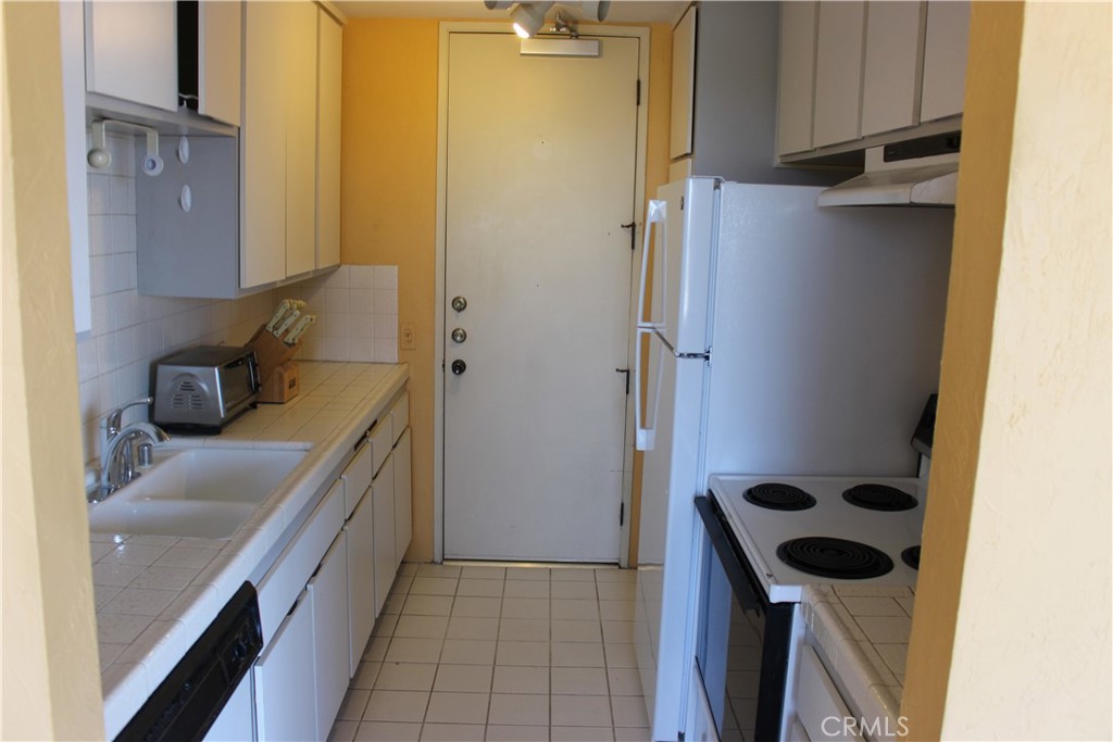 MLS #OC25167934 img 8