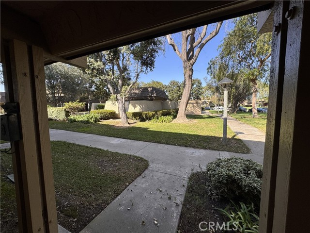 Detail Gallery Image 4 of 53 For 10417 Echo River Ct, Fountain Valley,  CA 92708 - 3 Beds | 2/1 Baths