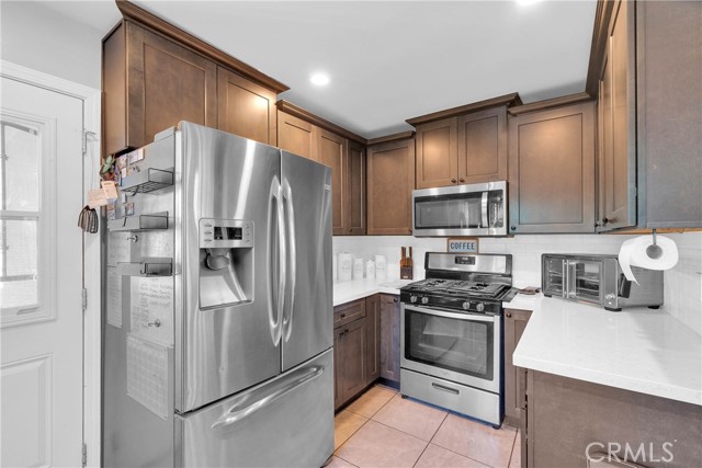 Detail Gallery Image 10 of 17 For 3595 Timothy Way, Riverside,  CA 92506 - 3 Beds | 1 Baths