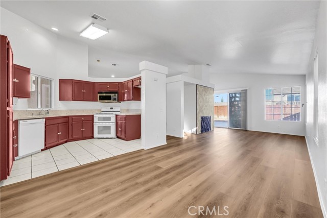 Detail Gallery Image 5 of 19 For 9369 Dragon Tree, Hesperia,  CA 92344 - 4 Beds | 2 Baths