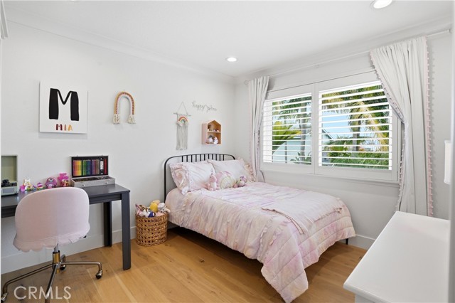 Image 24 of 43 For 20082 Gothic Circle