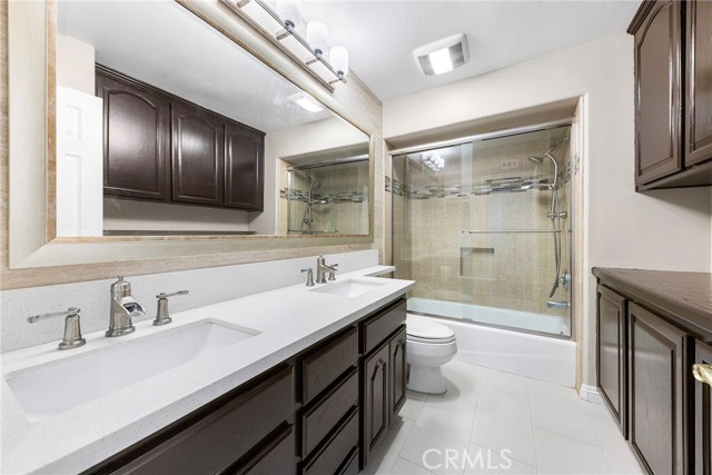 2712 N Roxbury Street, Orange CA: https://media.crmls.org/medias/a9dec57d-4fde-4112-acc0-89ba841c3f9d.jpg