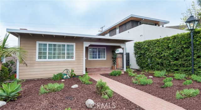 2216 Grandview Avenue, Manhattan Beach, California 90266, 2 Bedrooms Bedrooms, ,1 BathroomBathrooms,Residential,Sold,Grandview,SB17056643