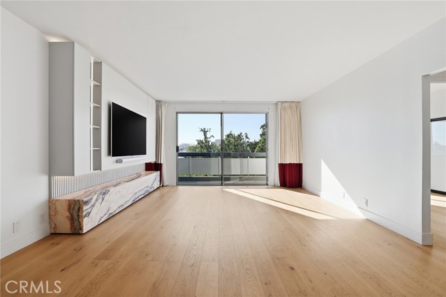 Detail Gallery Image 6 of 37 For 321 S San Vicente Bld #604,  Los Angeles,  CA 90048 - 2 Beds | 2 Baths