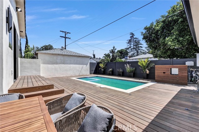 Detail Gallery Image 50 of 56 For 6238 Babcock Ave, North Hollywood,  CA 91606 - 5 Beds | 5/1 Baths
