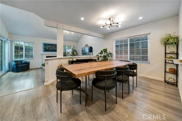 Detail Gallery Image 13 of 57 For 21733 Vintage, Chatsworth,  CA 91311 - 3 Beds | 2/1 Baths