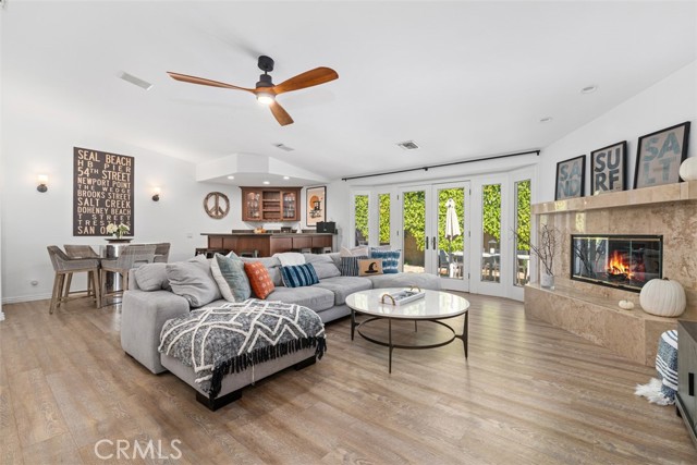 Detail Gallery Image 14 of 41 For 600 Cliff Dr, Newport Beach,  CA 92663 - 5 Beds | 4/1 Baths