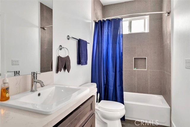 Detail Gallery Image 34 of 36 For 1344 N Kenmore, Los Angeles,  CA 90027 - 3 Beds | 3/1 Baths