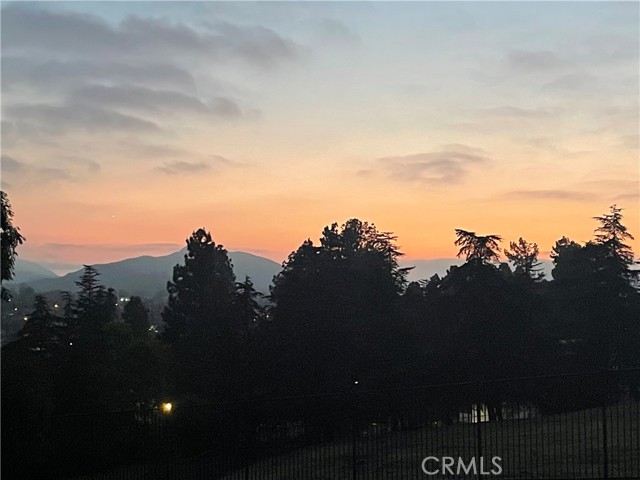 1180 Calle Pecos, Thousand Oaks CA: https://media.crmls.org/medias/a9e2a182-5d2c-4975-9f70-469bc5e99503.jpg
