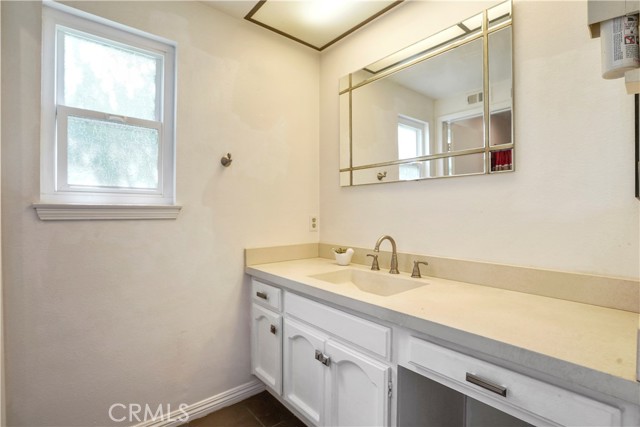 Detail Gallery Image 27 of 58 For 19455 Eagle Ridge Ln, Porter Ranch,  CA 91326 - 2 Beds | 3 Baths