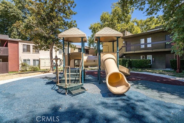 Detail Gallery Image 11 of 15 For 18350 Hatteras #138,  Tarzana,  CA 91356 - 2 Beds | 2 Baths