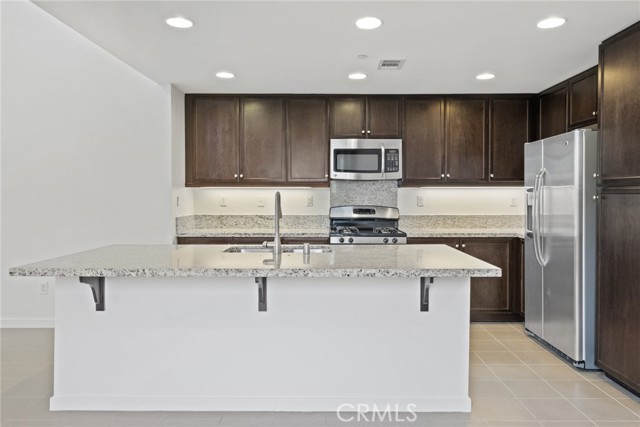 Image 16 of 26 For 555 Rockefeller