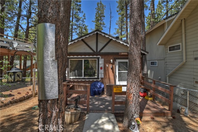 Detail Gallery Image 4 of 22 For 407 Sugarloaf Bld, Big Bear City,  CA 92314 - 2 Beds | 1 Baths