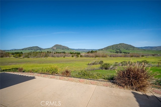 Detail Gallery Image 12 of 70 For 440 Slender Rock Place, San Luis Obispo,  CA 93405 - 5 Beds | 3/1 Baths
