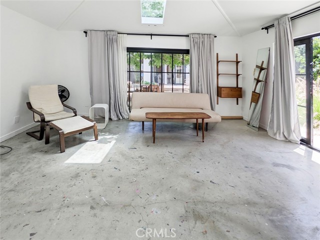 Detail Gallery Image 18 of 28 For 1113 Amoroso Pl, Venice,  CA 90291 - 2 Beds | 1 Baths