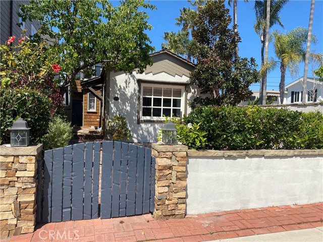 135 Turquoise Ave, Newport Beach, CA 92662