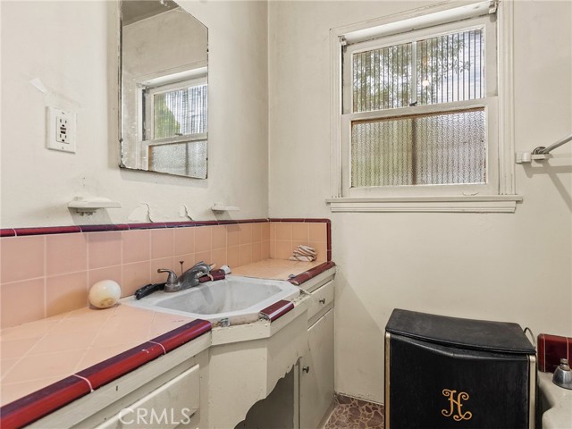 Detail Gallery Image 21 of 46 For 441 Dartmouth Rd, Burbank,  CA 91504 - 3 Beds | 2 Baths