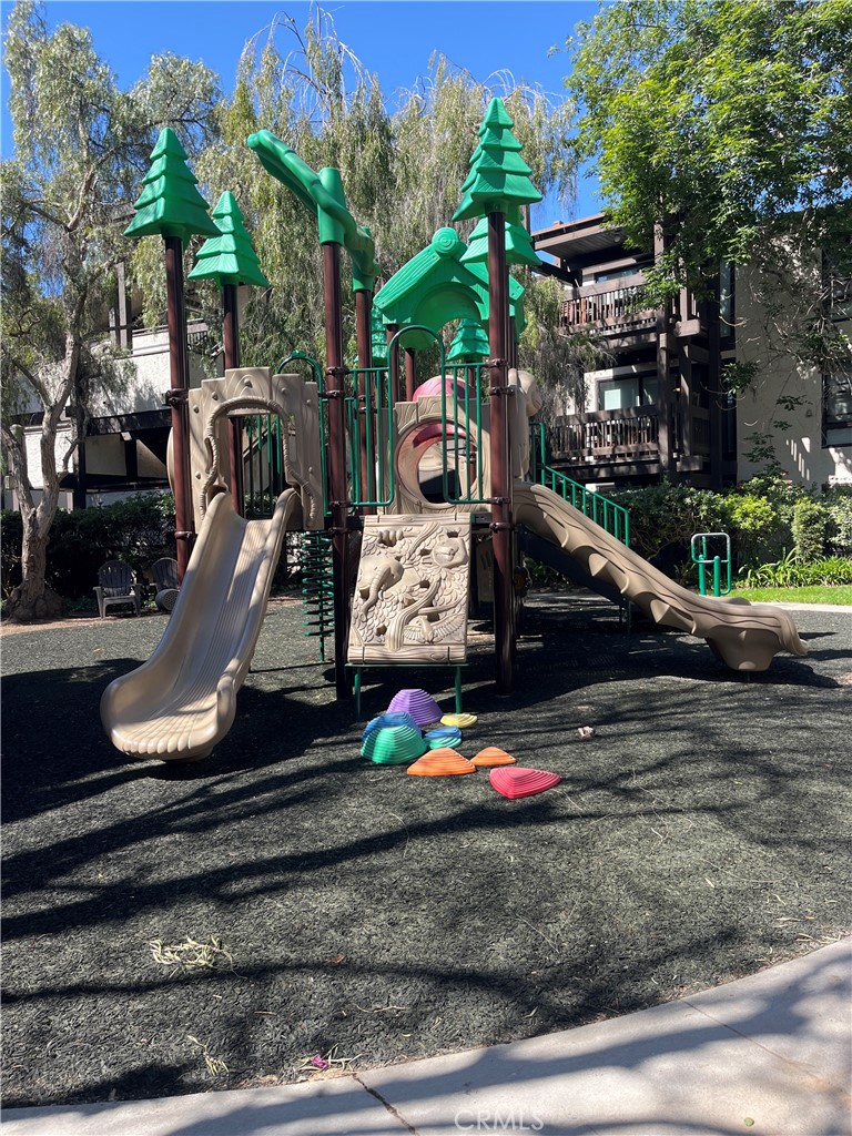 https://media.crmls.org/medias/a9e779a8-b85b-4c08-8832-9e9c5e9d06e4.jpg?preset=X-Large