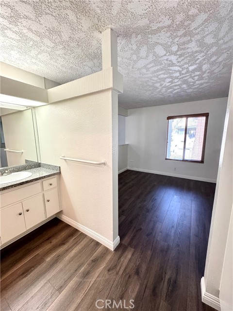 Detail Gallery Image 16 of 24 For 960 E Bonita Ave #108,  Pomona,  CA 91767 - 1 Beds | 1 Baths