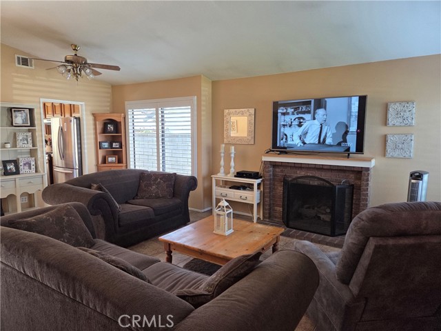 13581 Scarborough Place, Chino CA: https://media.crmls.org/medias/a9e89324-ba51-4edb-bef1-da2ab252ce25.jpg