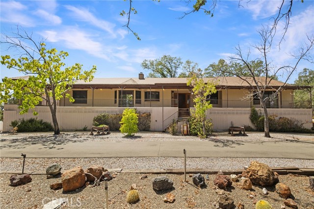 Detail Gallery Image 1 of 15 For 23038 Elk Trl, Redding,  CA 96003 - 4 Beds | 3/1 Baths