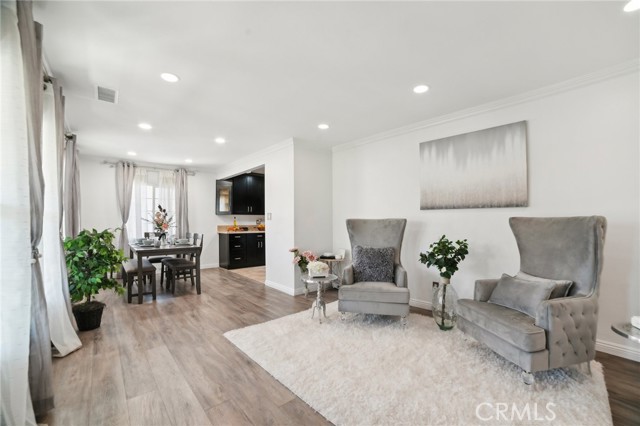 Detail Gallery Image 3 of 11 For 10551 Clancey Ave, Downey,  CA 90241 - 4 Beds | 2 Baths