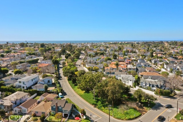 2708 Ardmore Avenue, Manhattan Beach, California 90266, 3 Bedrooms Bedrooms, ,1 BathroomBathrooms,Residential,Sold,Ardmore,SB22030009