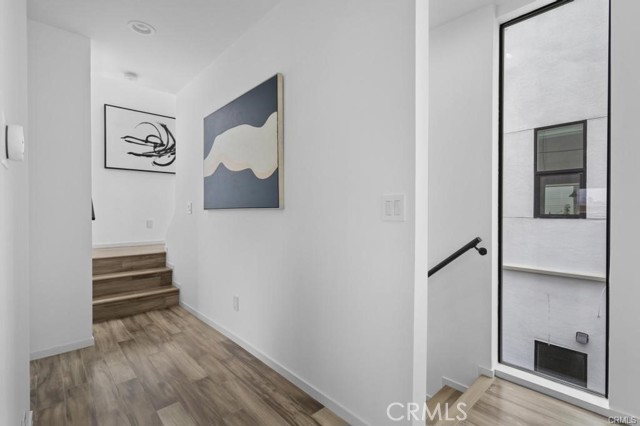 Detail Gallery Image 9 of 25 For 4136 1/2 Normal Ave #1/2,  Los Angeles,  CA 90029 - 2 Beds | 2 Baths
