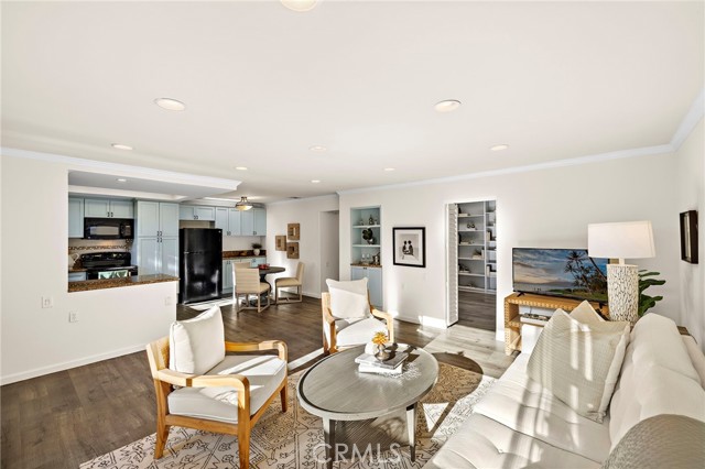 Detail Gallery Image 3 of 22 For 439 Avenida Sevilla a,  Laguna Woods,  CA 92637 - 2 Beds | 2 Baths