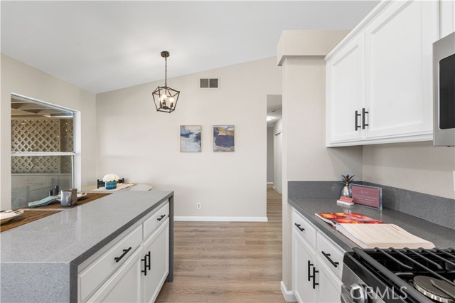 1472 Bedford Avenue, Rosamond CA: https://media.crmls.org/medias/a9ea45a1-46e7-42a3-bb4c-86e81e0ca87e.jpg