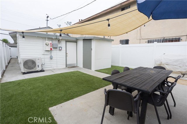 1012 Temple Ave, Long Beach CA: https://media.crmls.org/medias/a9eacb97-e8e6-4e1b-bb8a-69c9e0649764.jpg
