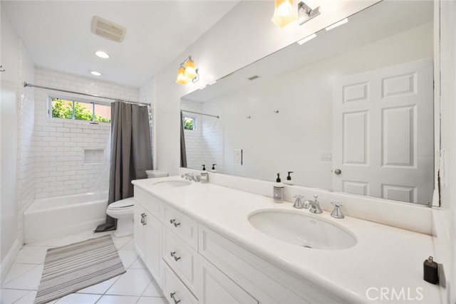 Detail Gallery Image 24 of 37 For 12722 Halkirk St, Studio City,  CA 91604 - 5 Beds | 5 Baths