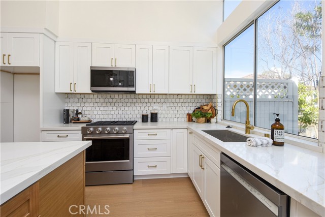 Detail Gallery Image 10 of 30 For 38749 Muirfield Dr, Murrieta,  CA 92562 - 3 Beds | 3/1 Baths