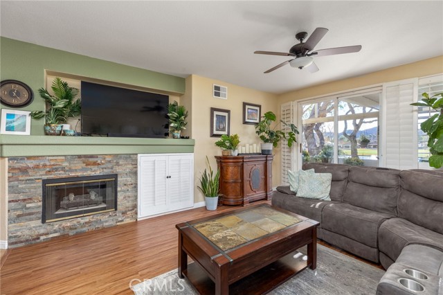 Image 4 of 26 For 4871 Oakhurst Avenue