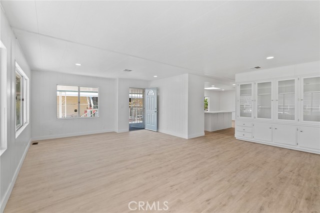 10200 Bolsa Ave, Westminster CA: https://media.crmls.org/medias/a9ec448e-ec91-48e7-8ad5-713081fdc3bf.jpg